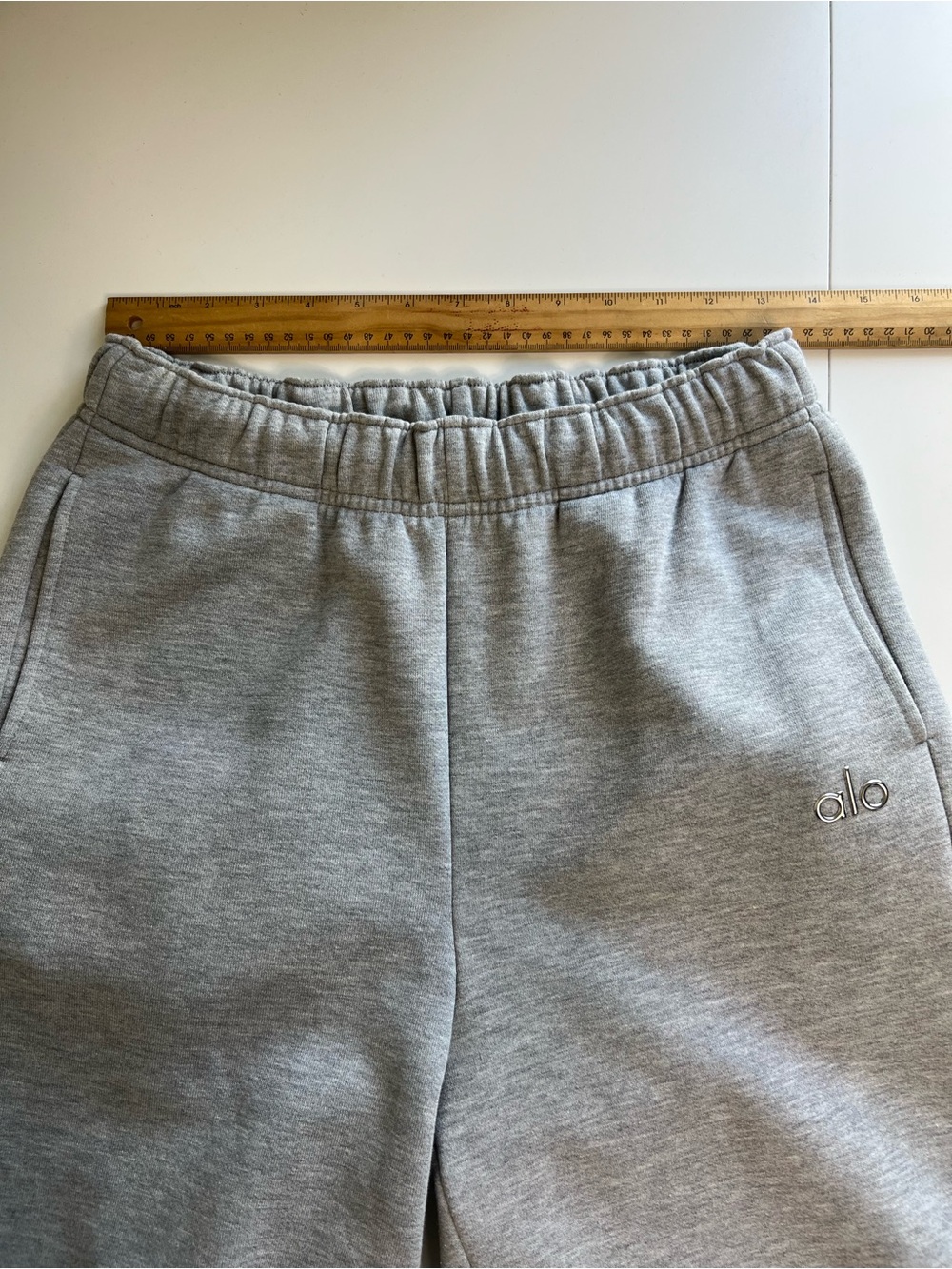 ALO Yoga Accolade Sweatpant
Athletic Color Grey. Size S - Picture 8 of 13